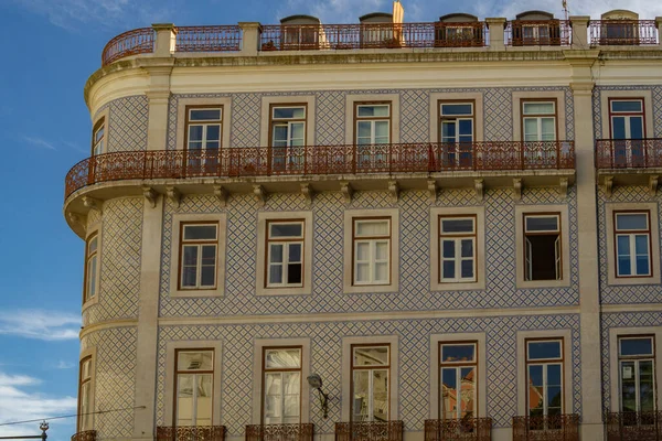 Velký Bytový Dům Lisboa Malými Balkony — Stock fotografie