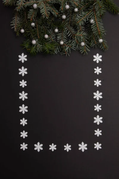Evergreen Branches Snowballs Black Background Copy Space Framed Snowflakes — Stock Photo, Image