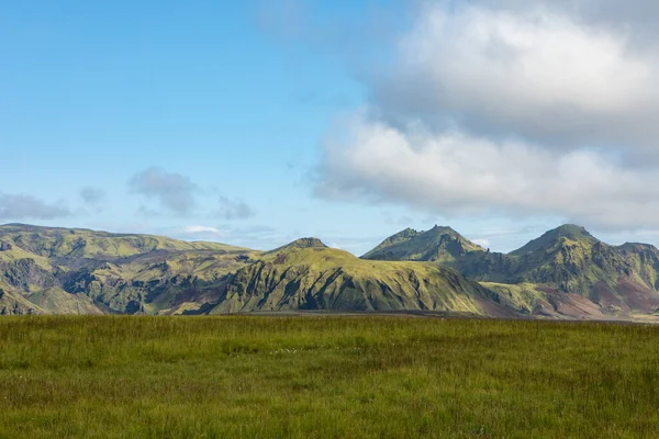 Μια Όμορφη Εικόνα Των Βουνών Στην Ισλανδία — Φωτογραφία Αρχείου