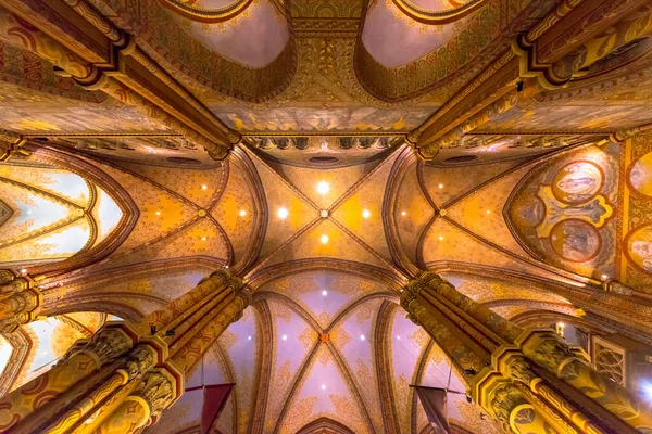 Interior Igreja Matthias Budapeste Hungria — Fotografia de Stock