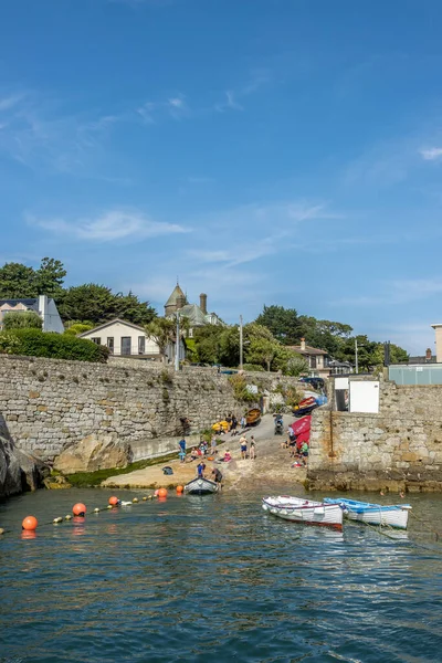 Dublin Ireland Haziran 2021 Güzel Dalkey Kıyılarındaki Teknelerin Dikey Çekimi — Stok fotoğraf