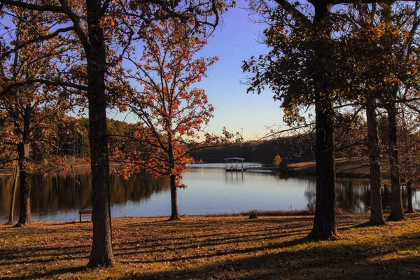 Piękna Scena Jeziora Ciepły Jesienny Dzień — Zdjęcie stockowe
