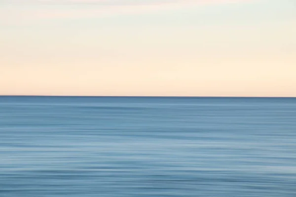 Hermoso Atardecer Colorido Sobre Mar Con Reflejo Agua — Foto de Stock