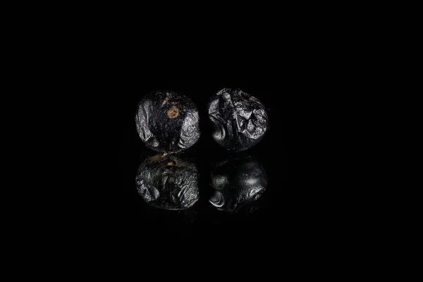 Primo Piano Due Metallic Asteroid Rendering Che Riflettono Uno Sfondo — Foto Stock