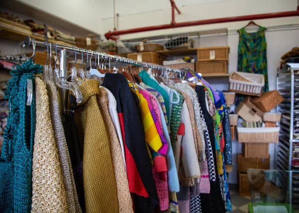 Intérieur Les Articles Magasin Vêtements Vintage Avec Des Vêtements Accessoires — Photo