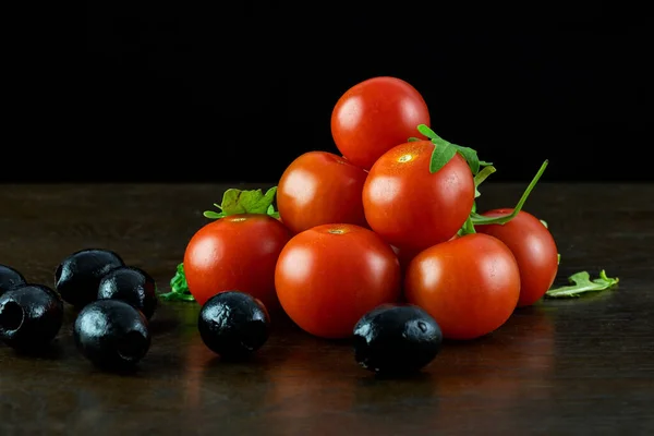 Plan Rapproché Tomates Rouges Sur Une Table Bois Isolée Sur — Photo