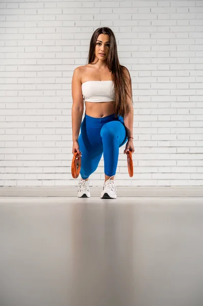 Uma Mulher Caucasiana Atraente Espanha Fazendo Sessão Fitness Alongamento — Fotografia de Stock