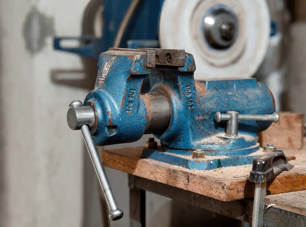 Mekanik Atölyedeki Yedek Kulübesinde Yakın Çekim — Stok fotoğraf