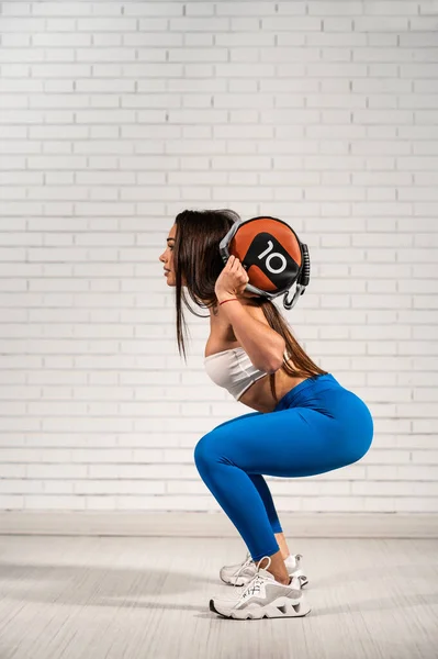 Una Atractiva Mujer Caucásica España Haciendo Sesión Fitness Estiramiento —  Fotos de Stock