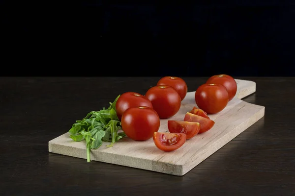 Plan Rapproché Tomates Rouges Sur Une Table Bois Isolée Sur — Photo