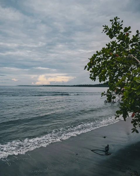 Błękitne Niebo Nad Morzem Zdobyte Wybrzeża Punta Mona Kostaryka Ameryka — Zdjęcie stockowe