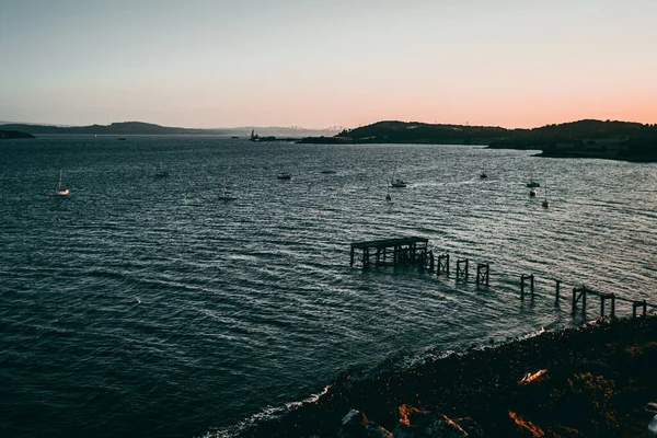 Vacker Bild Havet Och Kustbrygga Vid Solnedgången — Stockfoto