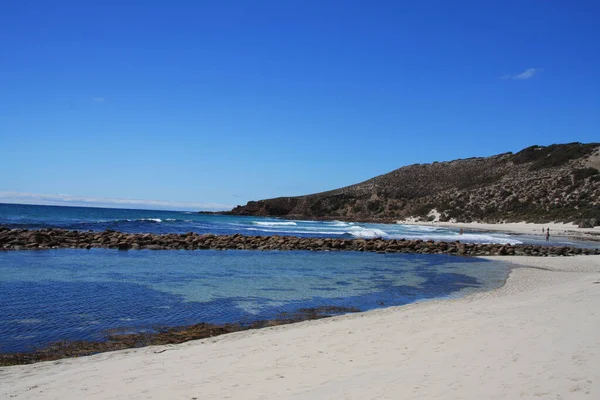 Una Vista Panorámica Del Mar Una Costa Arenosa Stokes Bay — Foto de Stock