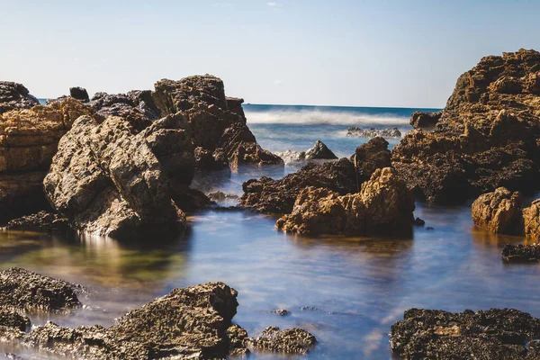 ビーチからの水の素晴らしい景色 — ストック写真