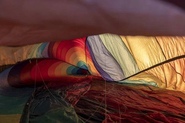 Une Belle Montgolfière Arc Ciel Coloré Dans Air — Photo
