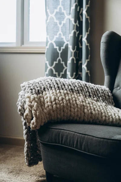 Vertical Shot Soft Custom Made Chunky Blanket Armchair House — Stock Photo, Image