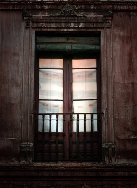Vecchia Porta Mistica Edificio Con Intemperie Legno — Foto Stock