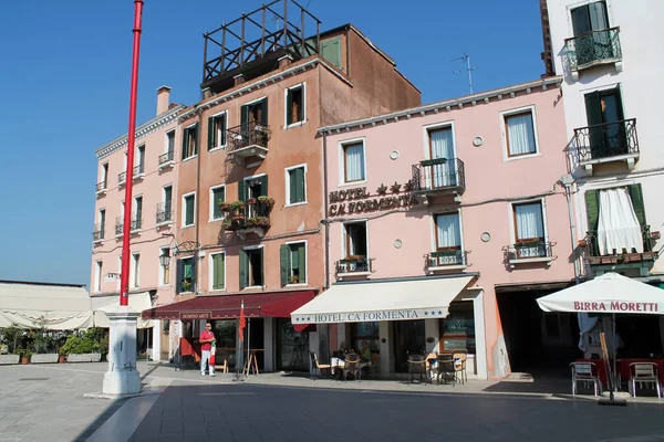 Venecia Italia Noviembre 2021 Hotel Tiendas Pequeños Restaurantes Paseo Marítimo — Foto de Stock