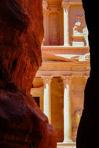 Eine Vertikale Aufnahme Des Historischen Khazneh Petra Jordanien — Stockfoto