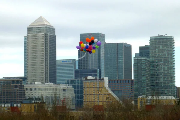 Bunch Balloons Flying Canary Wharf London — Stock Photo, Image