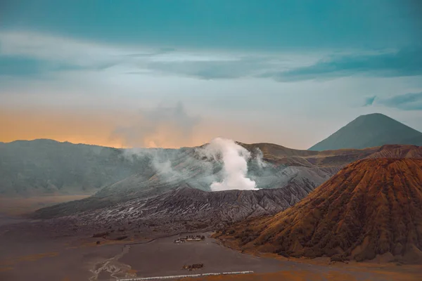 Park Narodowy Bromo Tengger Semeru Indonezji Kalderami Górami Kolorowym Niebem — Zdjęcie stockowe