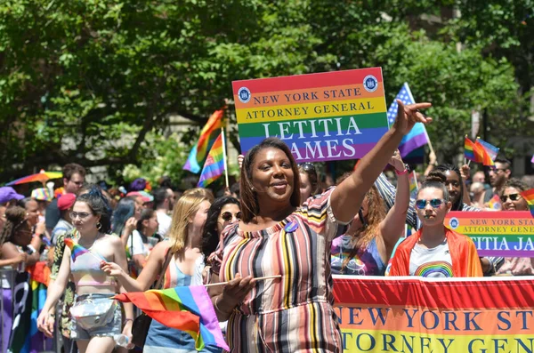 New York Stati Uniti Giugno 2019 Una Femmina Nera Con — Foto Stock