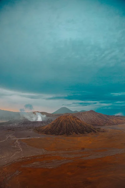 Bromo Tengger Semeru Nemzeti Park Indonéziában Calderákkal Hegyekkel Színes Égbolttal — Stock Fotó