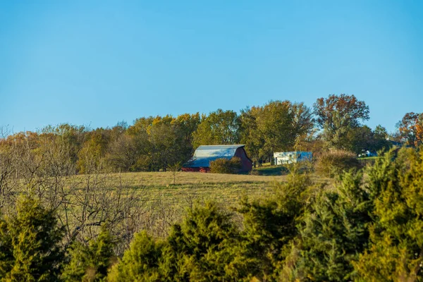 High Angle Shot Rural Landscape Green Meadow Houses Sunny Day — Stock Photo, Image