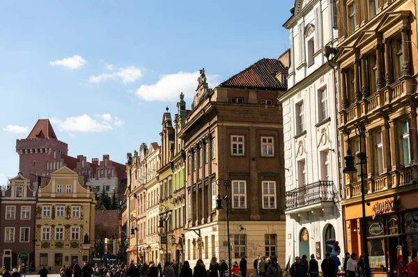 Poznan Lengyelország Ápr 2013 Shot People Old City Square Buildings — Stock Fotó