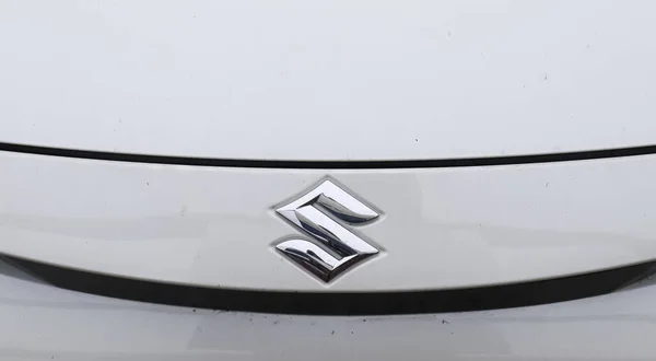 Киэл Германия Ноября 2021 Года Крупный План Белого Автомобиля Suzuki — стоковое фото