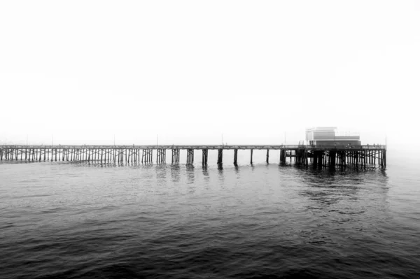 Uma Vista Tons Cinza Cais Tranquilo Newport Beach Califórnia Eua — Fotografia de Stock