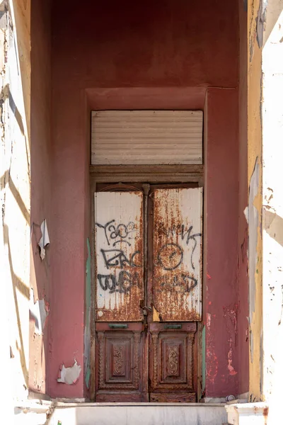 Tiro Vertical Entrada Edifício Velho Creta — Fotografia de Stock