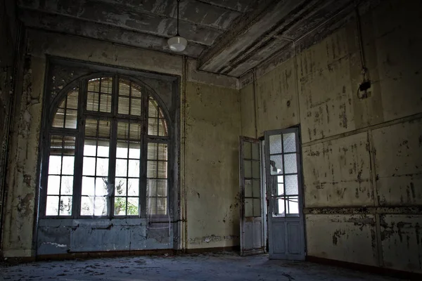 Egy Régi Elhagyatott Épület Belseje — Stock Fotó