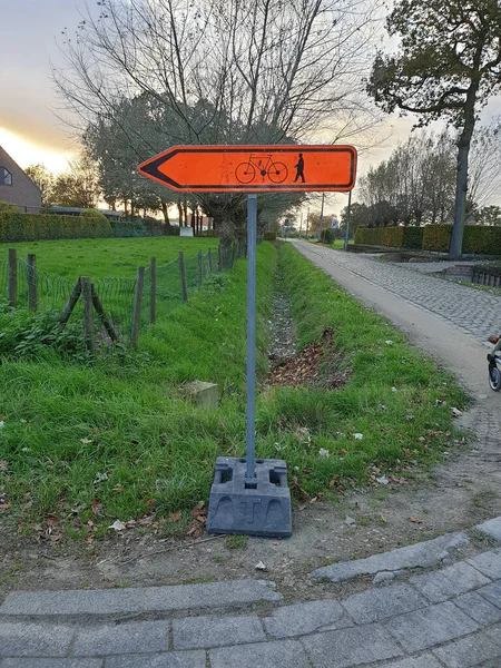 Den Tillfälliga Trafikskylten Som Anger Avledningen Gång Och Cykeltrafiken Belgien — Stockfoto