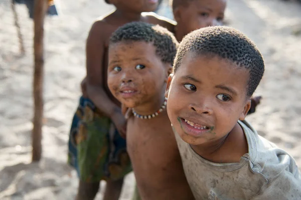 Калахари Намибия Октября 2016 Года Дети Народа Сан Бушмен Солнечный — стоковое фото