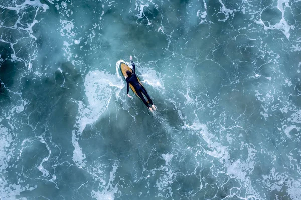 Drohnenschuss Eines Surfers Welligen Meer Newport Beach Kalifornien Usa — Stockfoto