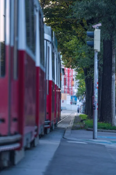 Disparo Vertical Tranvía Que Sale Viena Austria — Foto de Stock