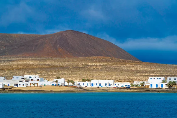 Krásný Výhled Malé Domky Pobřeží Kanárských Ostrovů Lanzarote Španělsko — Stock fotografie