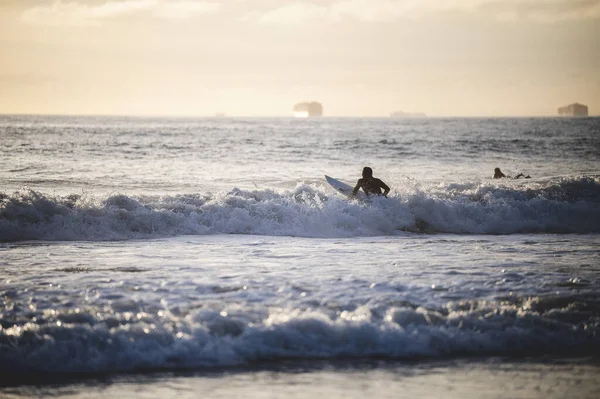 Landscape View Sea Waves Man Surfing Newport Beach California — 图库照片