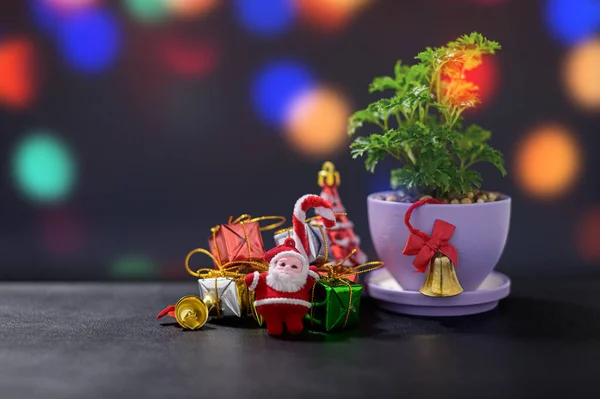 Een Closeup Shot Van Kerstmis Decor Een Donkere Achtergrond — Stockfoto