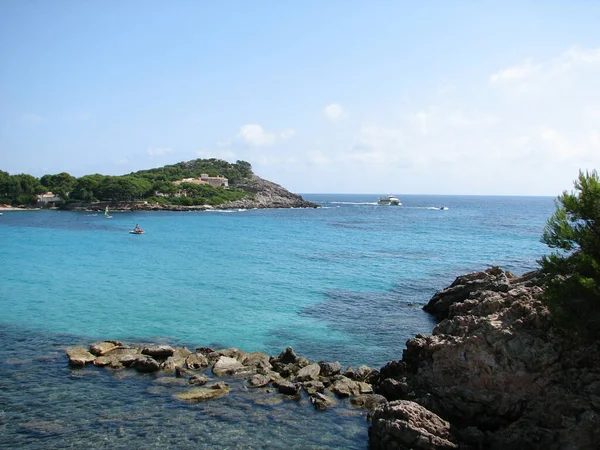 Tiro Del Mar Desde Playa Rocosa — Foto de Stock