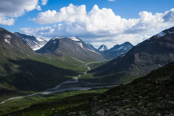 Prachtig Landschap Met Bergen Blauwe Lucht — Stockfoto