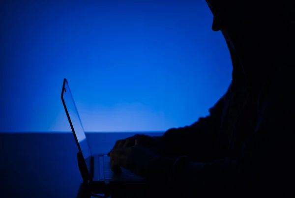 Closeup Silhouette Person Hood Working Computer Hacking Concept — Foto Stock