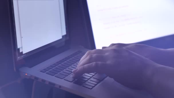Imagens Close Mãos Digitando Laptop — Vídeo de Stock