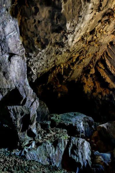 Grotte Dans Les Montagnes — Photo