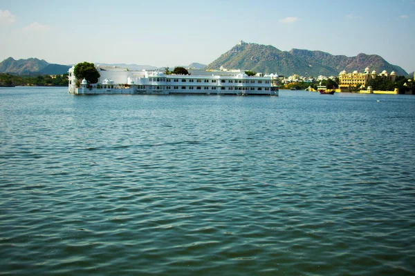 Pichola Gölü Hindistan Rajasthan Eyaletinin Udaipur Şehrinde Yer Almaktadır — Stok fotoğraf