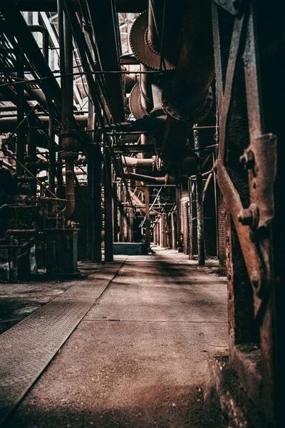 Altes Rostiges Metallbergwerk Mit Viel Wasser — Stockfoto