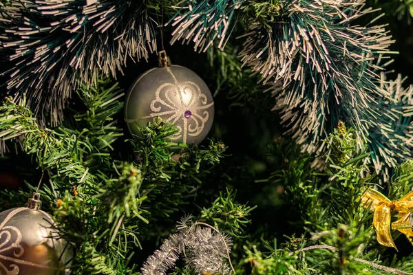 Weihnachtsschmuck Baum — Stockfoto