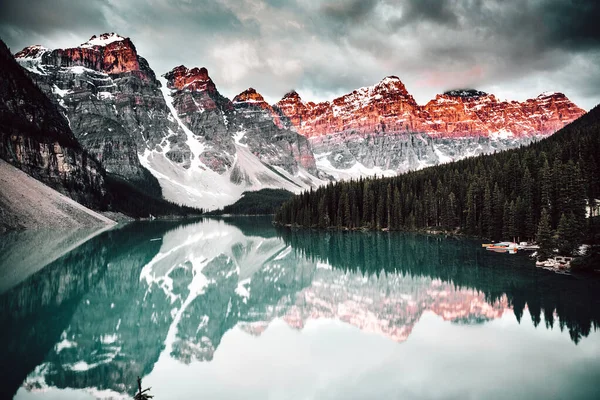 Belle Vue Sur Lac Dans Les Montagnes — Photo
