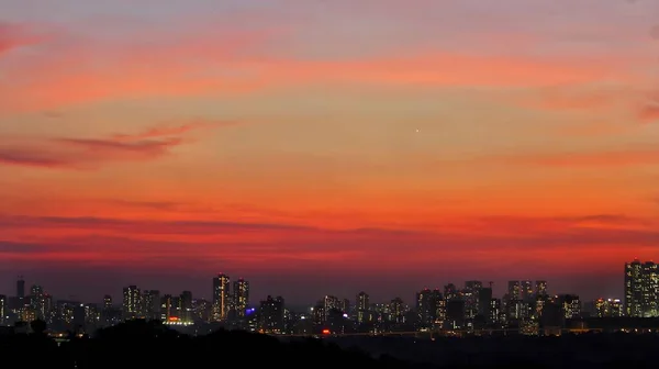 Indahnya Matahari Terbenam Atas Kota — Stok Foto